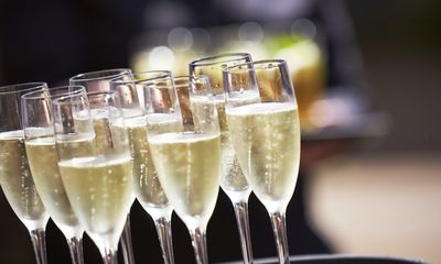 4. Champagne / sparkling wine