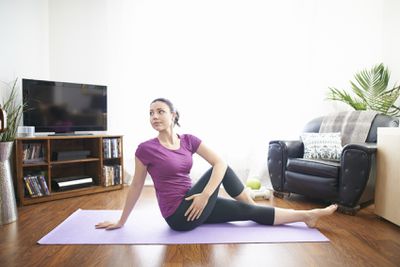 <strong>Half twist hip stretch</strong>